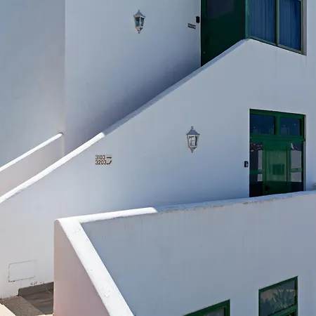 Tuscan Seaviews - 2br Pool & Terrace Apartament Teguise (Lanzarote)